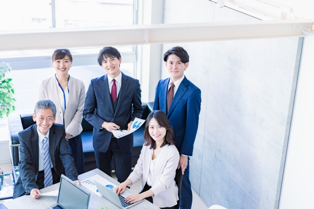 職場の人